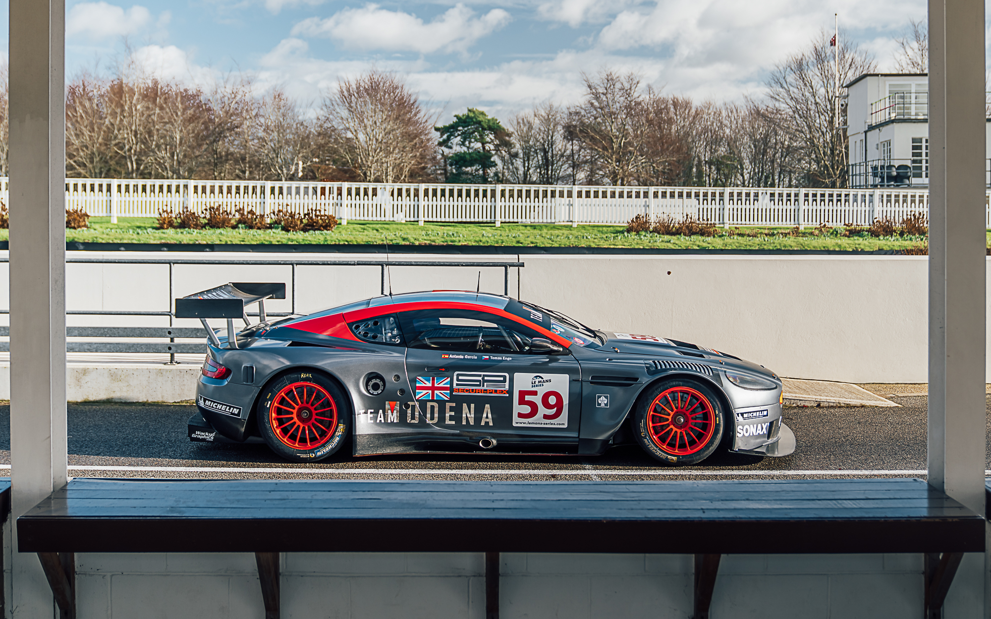 【Aston Martin Racing】DBR9 ル・マン24時間 2005年 2005 Aston Martin DBR/9 Previously Sold | FISKENS