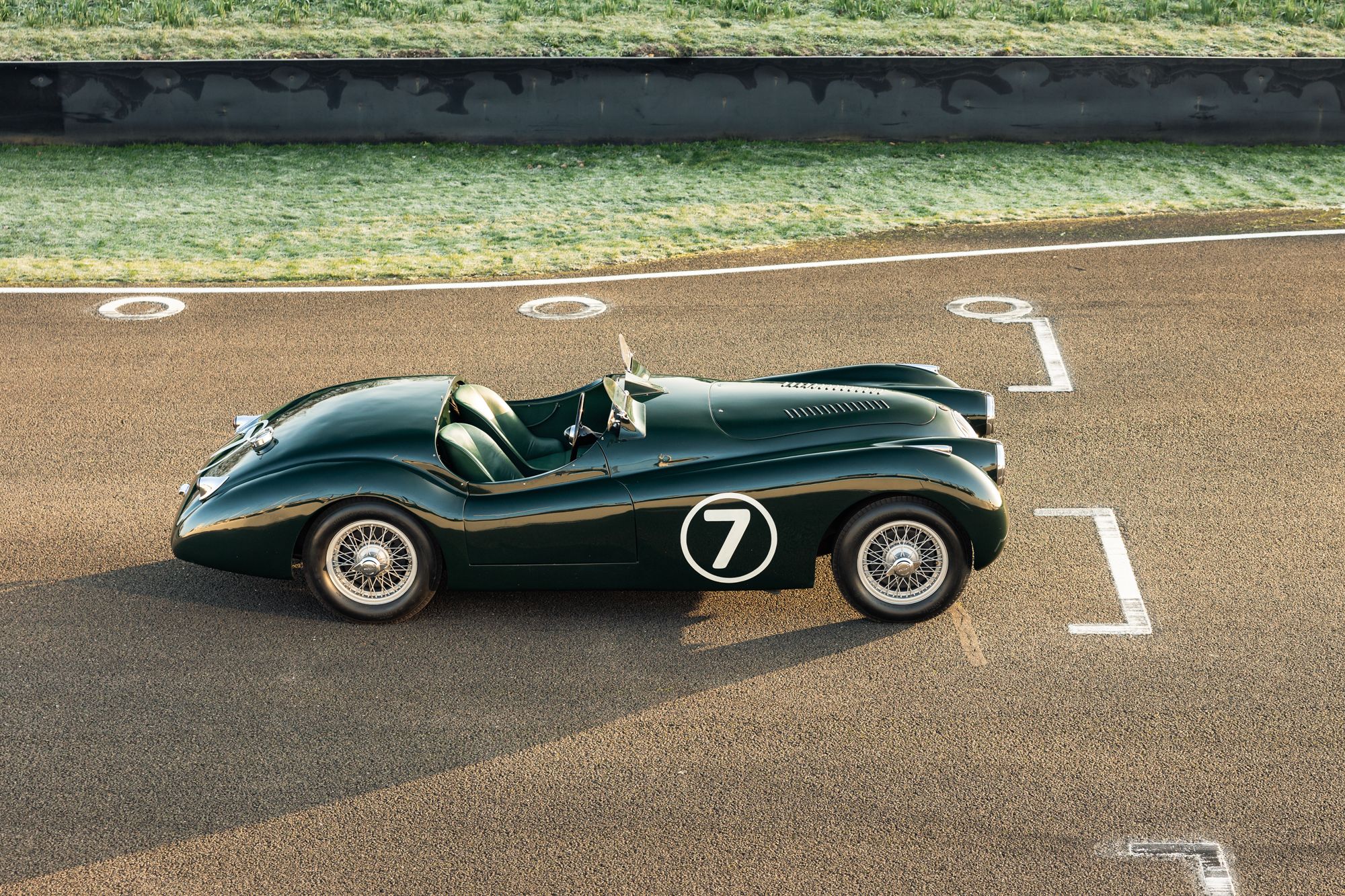 Miniature Jaguar XK120 Type C Long Tail - Le Mans 1952 #17 - Échelle 1/32 MMK