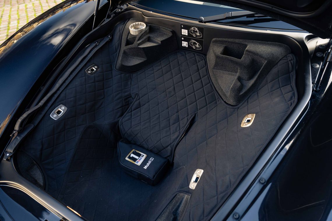 2004 Porsche Carrera GT